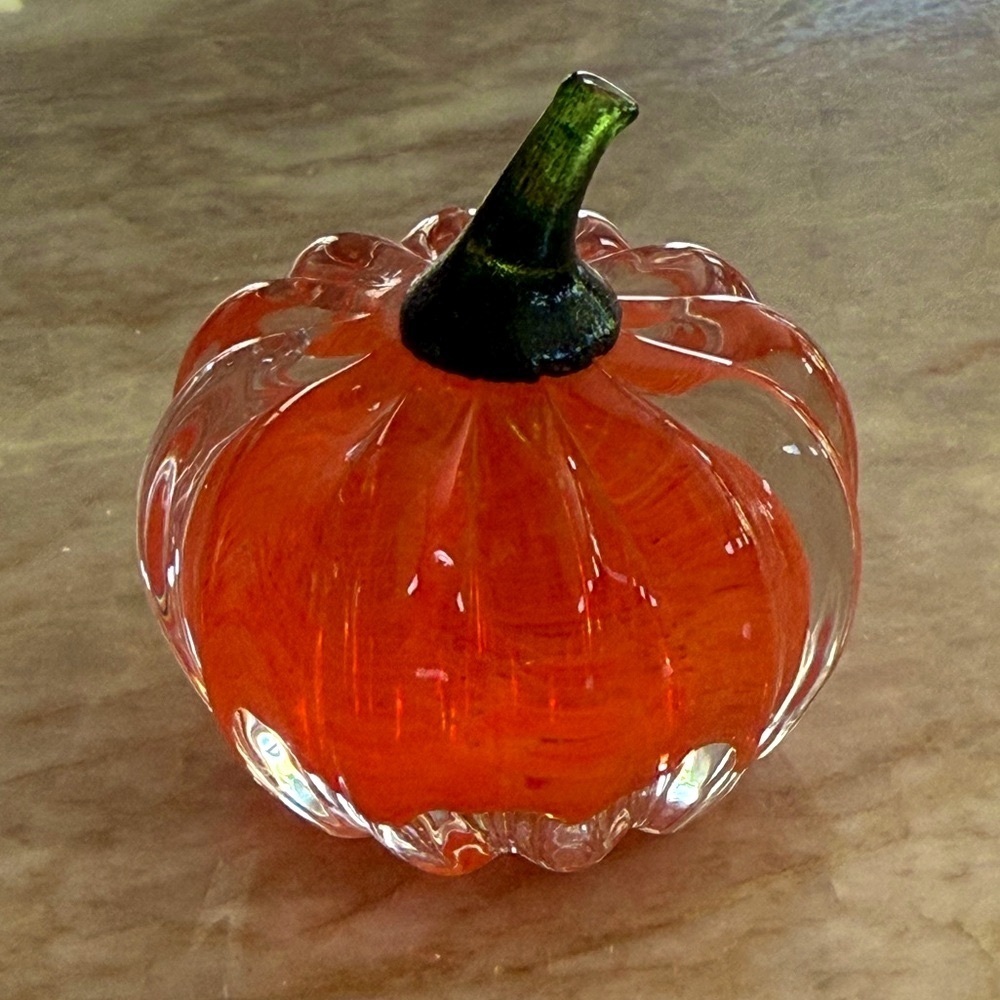 Elegant Glass Pumpkin Decor - Vibrant Orange